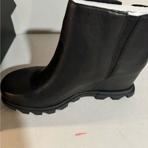 Sorel ankle boot size 10.5